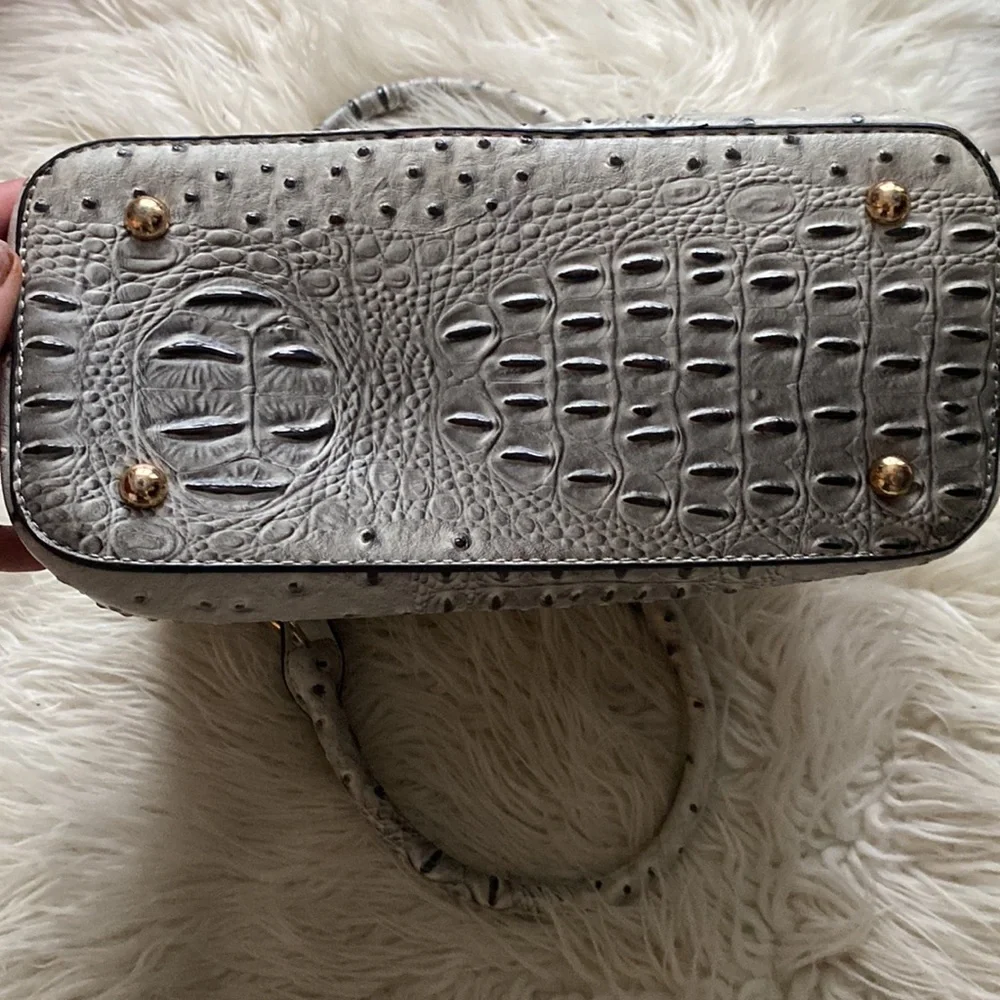 Ostrich style handbag - Picture 6 of 6